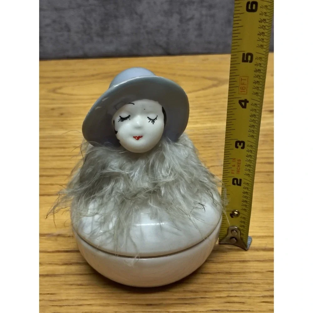 Vtg Porcelan Trinket Dresser Box‎ Figural Flapper Lady w/Feather Boa Jewelry Jar